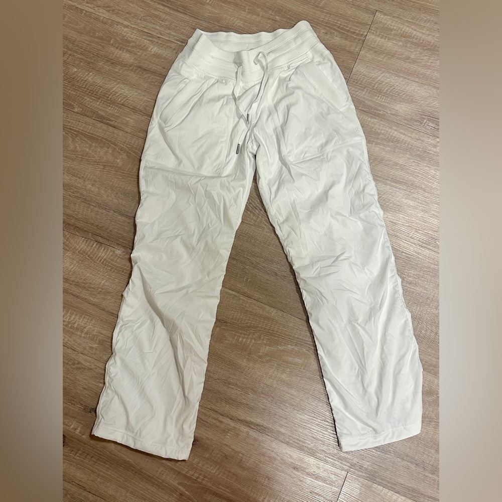 Lululemon NWOT Size 6 Dance Studio Mid-Rise Pant *Short (White) - Picture 4 of 6